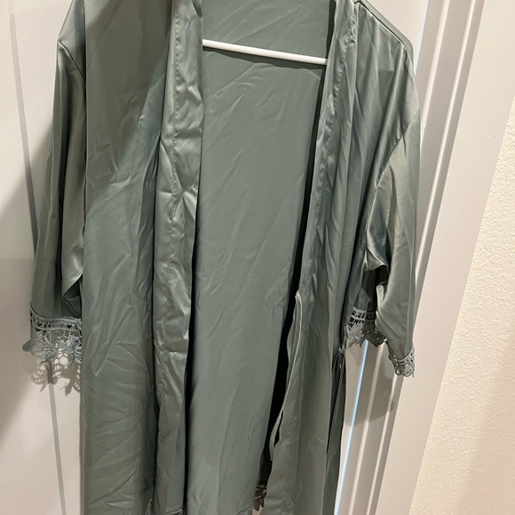 Silk Robe - Picture 5 of 5